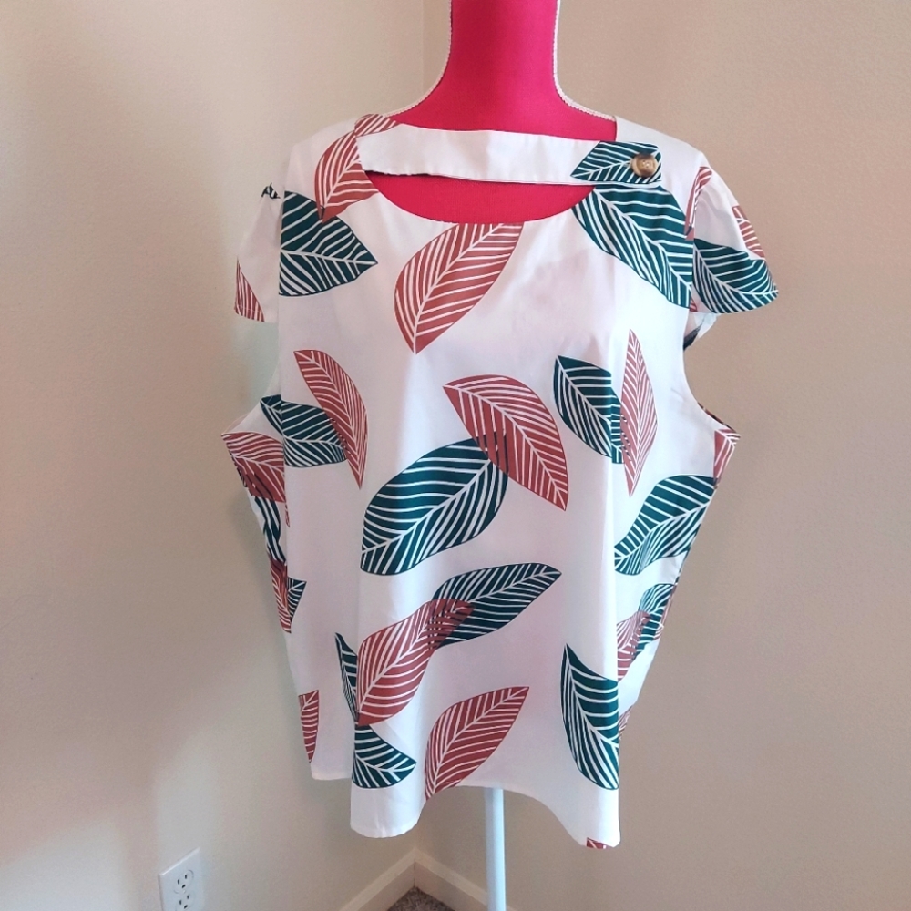 Plus Size Shein? Cap Short Sleeve Leaves Shirt, Says 4XL really 2X